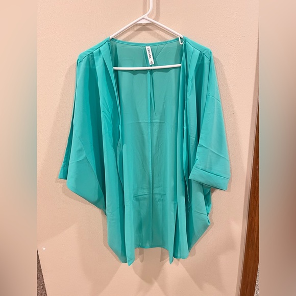 Zenana Outfitters Tops - NWT Zenana Light Blue Kimono - Size Large